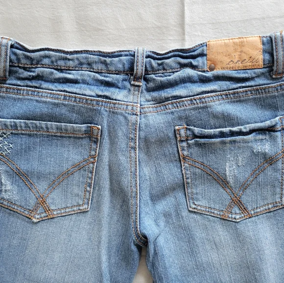 Size Small O'Neil Bellbottom Jeans. EUC. Like New. - Picture 3 of 7